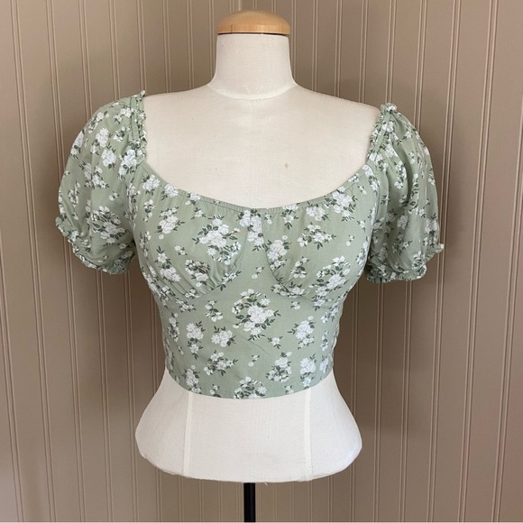 HOLLISTER Light Green Floral Off The Shoulders Puff Sleeve Crop Small - Picture 1 of 7